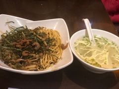 开洋葱油拌面-东泰祥生煎馆(陕西南路店)