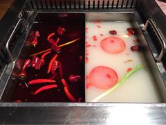 -老牌坊云南鱼豆花火锅(嵩山店)
