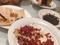 -阿瓦山寨·湘菜现炒·剁椒鱼头王(咸阳总店)