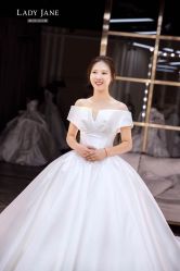-Lady  Jane高端婚纱礼服馆