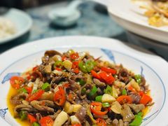 酸辣鸡杂-头上红煨盐鸡乡村食府