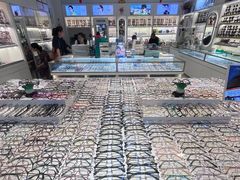-新视达眼镜店·蔡司·依视路(名镜苑店)