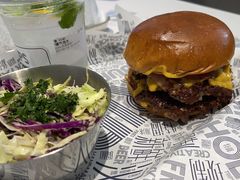 -TRIPS BURGER(大钟寺店)