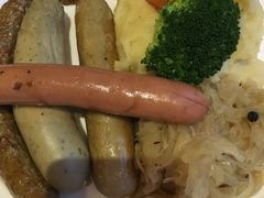 -LENBACH兰巴赫西餐啤酒坊(大连星海广场店)