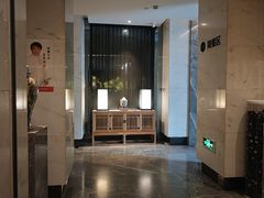 -新盈光·云会所(百丈东路店)
