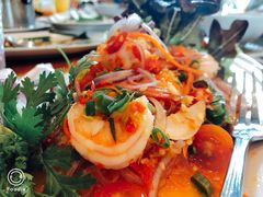 -Chom Cafe and Restaurant