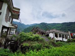 -四川汶川特大地震漩口中学遗址