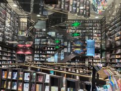 -钟书阁(群光广场店)