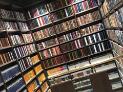 -钟书阁(群光广场店)