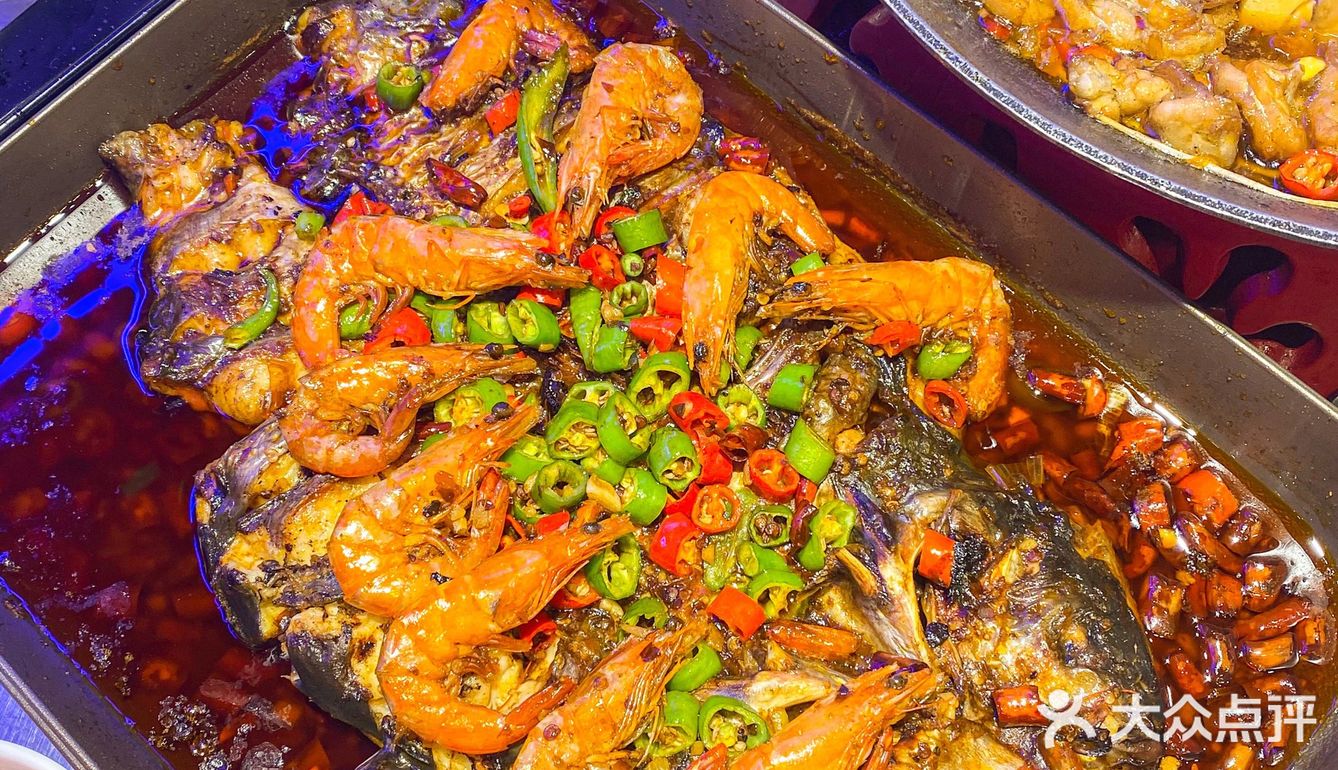 【招牌烤鱼】 招牌必点，基本上每桌都有这道菜️外皮烤