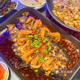 【招牌烤鱼】 招牌必点，基本上每桌都有这道菜️外皮烤