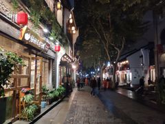 -猫的天空之城概念书店(杭州南宋御街店)