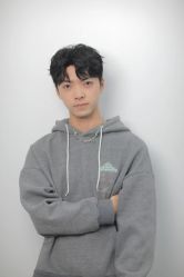 -一家只做男发烫染的店