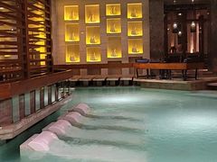 -浅深休闲酒店-停车场