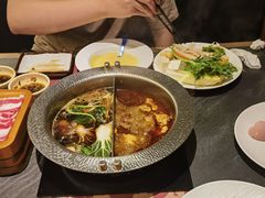 -牛YO寿喜烧·铁板烧和牛火锅自助(市府恒隆店)