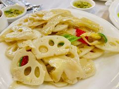 酸菜姜芽炒藕片-文记壹心鸡(宝华路店)