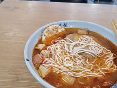 -同济大学本部学苑饮食广场