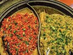 -阿瓦山寨·湘菜现炒·剁椒鱼头王(咸阳总店)