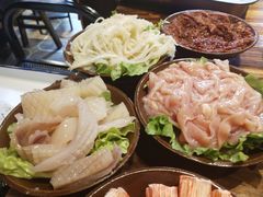 -周幺妹重庆老火锅(银泰城总店)