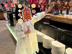 -广州万富希尔顿酒店·感趣自助餐厅·金秋蟹宴生蚝海鲜刺身
