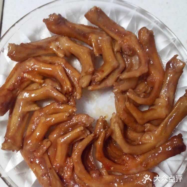 炎炎夏日来份自制的卤鸭脚配冰饮不要太爽