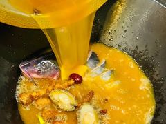 -老刘生态大鱼坊铁锅炖鱼(赛马场店)