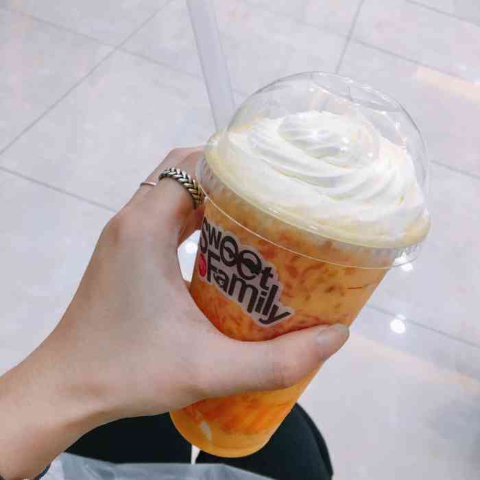 85度c(富阳宝龙店)-"富阳的老面包店了「海岩奶绿」从高中的时候.