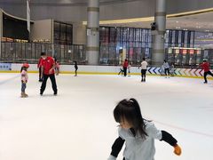 -成都冰纷万象滑冰场
