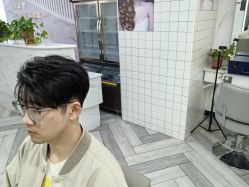 -米娜护肤造型