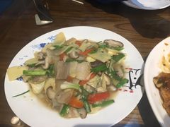 -缘来聚·徽菜名店(黄山宏村店)
