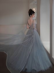 -艾米丽婚纱礼服
