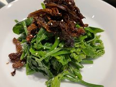 炝油黑皮油鸡枞拌麦瓜尖-泓0871臻选云南菜·味庄