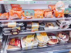 零售区-全家便利店(天目山路三店)