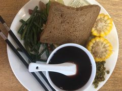 -西安大雁塔科技大学地铁站亚朵酒店