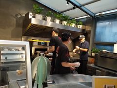 -HIGH FIVE哈福手工汉堡(桂林路店)