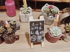 -新华里咖啡书吧(新华书店小寨店)