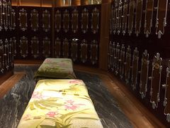 更衣柜-宝丽金大酒店·洗浴中心