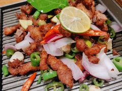 柠檬叶酥小排-老滇山寨•云南特色菜•地方菜•民族风情歌舞表演(金碧店)