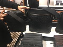 -东荟城名店仓