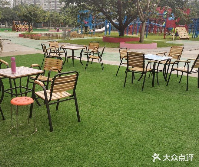 能划船能看小动物的乐园