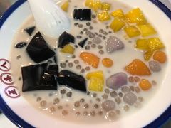 芒果仙草芋圆捞-五条人糖水铺(万达店)