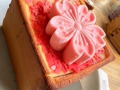 樱花冰淇淋面包诱惑-蜜桃餐厅·伴山(湖滨商业街店)