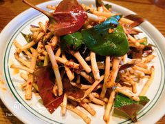 -云海肴·汽锅鸡·云南菜(天山百盛优客店)