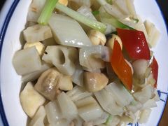 -黄泥岗·地道湖北菜(奥特莱斯店)