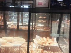 面包甜点陈列柜-Dough&Joe团憩(瑞虹天地月亮湾店)