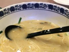 -老国贸云南传统过桥米线(滇池店)