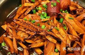Braised Pork Intestine with Dried Bamboo Shoots
