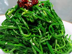 炝拌草原沙葱-德乐海蒙餐