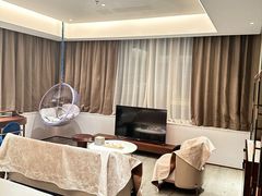 -深圳罗湖水贝IBC亚朵酒店