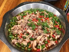 -兔行天下-鸿鹤鲜锅兔(中海国际店)